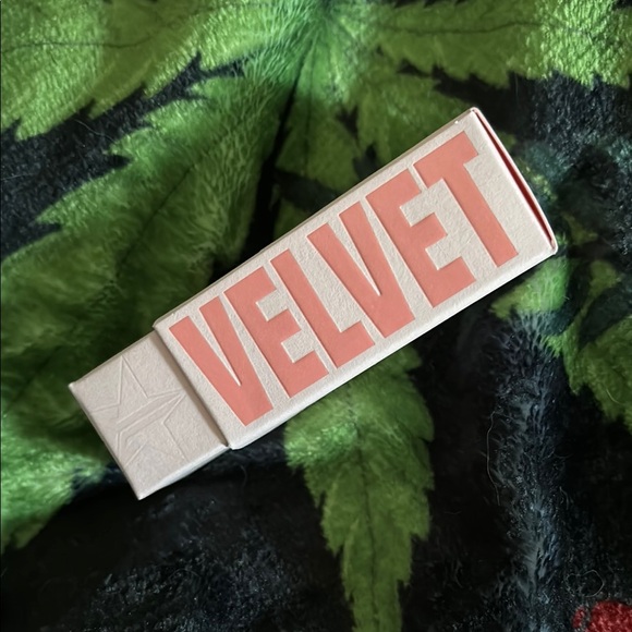 Jeffree Star Velvet Trap Lipstick new in box Red Affair - Picture 2 of 10